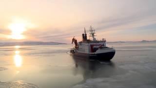 Polarstern auf Expedition zum 79-Nord-Gletscher Grönlands