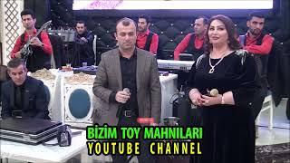 toy açılışı oxuyan Nigar Agcabedili ve Rauf Nagıoglu  tamada İxtiyar  gitara Mehemmed Agcabedili