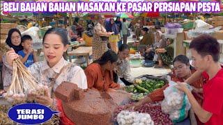 KE PASAR BELI BUMBU MASAKAN PERSIAPAN ACARA DI LOMBOK PAWEIXUN JADI PUSAT PERHATIAN 