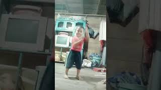 lucu juga anak nih..masih kecil udh pandai tik tok..