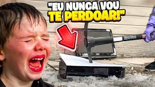 PAIS QUE *DESTRUÍRAM OS ELETRÔNICOS* DOS FILHOS POR CAUSA DO FORTNITE