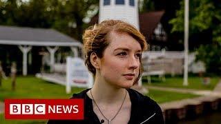 ‘My mums meeting my dad for the first time’ - BBC News