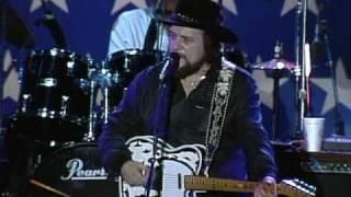 Waylon Jennings - I Aint Living Long Like This Live at Farm Aid 1985