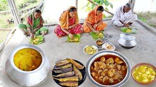 বৃষ্টিবাদল দিনে মায়ের হাতে সব্জি দিয়ে স্পেশাল খিচুড়ি খাওয়া সাথে বেগুন ভাজাচিকেন কষাচাটনি