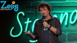 Stefano Gorno e il paradosso di pulire per la donna delle pulizie - ITALIAN STAND UP  ZeligTv