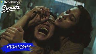 Sianida  Highlight EP06 Pertarungan Berdarah Jenny di Penjara  WeTV Original