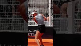 Tennis in The Centre of Rome  With Vondrusova  #tennis #rome #sports