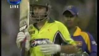 Shahid Afridi makes 32 runs from 1 over vs Sri Lanka