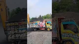 Truck OverloadMuat Pasir Merapi
