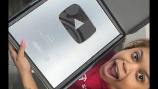 100K YOUTUBE BUTTON UNBOXING VIDEO WE DID IT ️