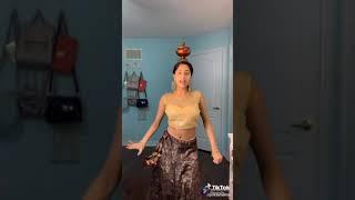 indian girls belly dance .....