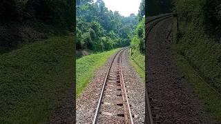 Backride Kereta Api Melintas Stasiun Cikadondong