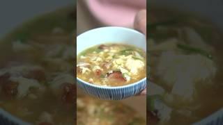 Egg Drop Soup - Recipe on flolum.com #flolum #simplefoodsimplefaith #eggdropsoup