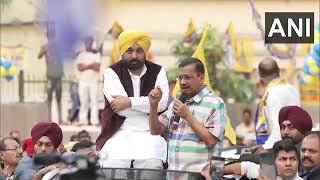 Mera Kasoor Yeh Hai Ki..... Kejriwal Road Show After Release