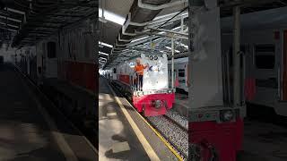 Langsiran Kereta Api Argo Wilis di Stasiun Bandung