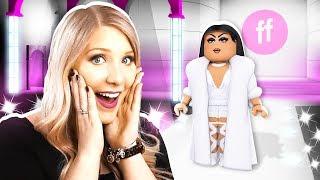 BECOMING KYLIE JENNER IN ROBLOX