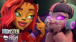 Toralei Mind Controls Monster High Students With a Song  Monster High