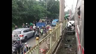 ini terjadi KRL JR 205 ketabrak mobil di Citayam