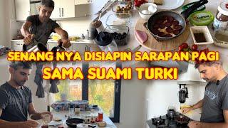 Rutinitas pagi Bilal kalau lagi ga kerja nyiapin sarapan di rumah 