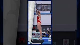 Remarkable Diver Stunning Performance - Clara Kerr