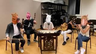 突發！一群餓馬演奏《餓馬搖鈴》Chinese Music Hungry Horses Shaking the Bells