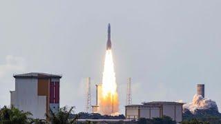 Neue ESA-Schwerlastrakete „Ariane 6“ hebt ab