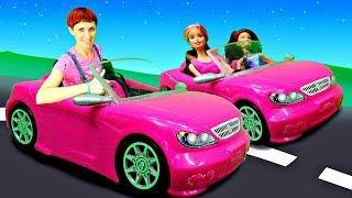 Маша Капуки и Барби собираются на пляж. Видео для девочек.