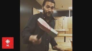 How to throw an axe bullseye with Jason Momoa