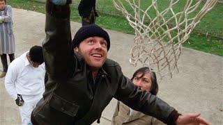 Макмёрфи учит Вождя играть в баскетбол  Пролетая над гнездом кукушки