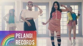 Duo Serigala - Pelan-Pelan Ah Ah.. Ih Ih Official Lyric Video