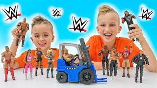 Влад и Ники 5 замков челлендж с игрушками WWE Вилочный погрузчик