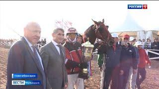 В День Республики конные бега на Кубок Главы выиграли чувашские наездники