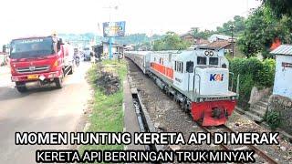 MOMEN HUNTING KERETA API DI MERAL  BERIRINGAN DENGAN TRUK MINYAK