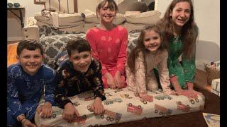 Five Little Monkeys Jumping on the Bed performed by the Holladay Kids