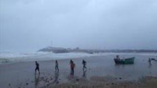 Cyclone Vayu nears western India