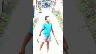 viral seseorang anak kecil membawa golok