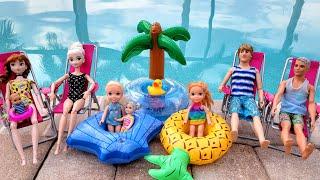 Family floaties day  Elsa & Anna toddlers - Barbie dolls - gems - playing