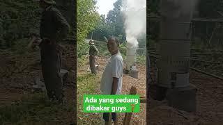 ada yang sedang membakar kebusukan dan kemunafikan 