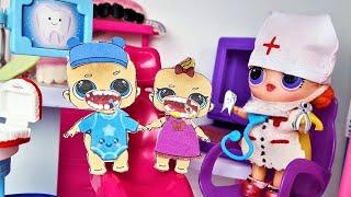 БУМАЖНЫЕ У СТОМАТОЛОГА Куклы ЛОЛ LOL сюрприз в детском садике Cмешные мультики Даринелка