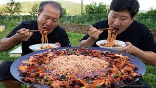 쫄깃한 쭈꾸미와 소면 가득 넣은 매콤한 쭈꾸미 볶음 먹방 Stir-fried Jjukkumi with noodles 요리&먹방 - Mukbang eating show