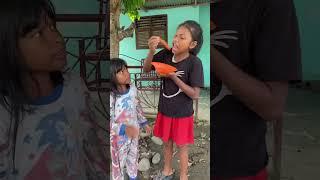 adek ini mencocol kan sosis tapi bagian atas yang di makan #shorts