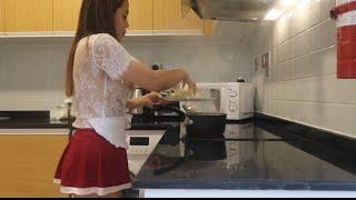 Making meryenda Filipino soup sopas and simple easy bread by kaye Torres