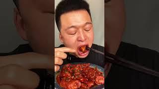 Spicy pork intestine hotpot eating one by one is so addictive