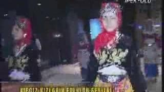 Kırgız kızı Nazikden müzik ziyafeti