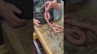 Master Butcher shows you how to Tie Sausages the EASY way