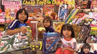 Fidget Spinners from Chinatown. Cheap Toys Shopping Unboxing and Playtime w Hulyan & Maya