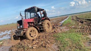 Amazing Tractor in Action Tractor Belarus MTZ 820 working in Mud