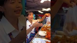 LISA SISTER SELL FRIED CHICKEN  #nongyiwa #lisa #lalisa #blackpink #rockstar #kpop #shorts