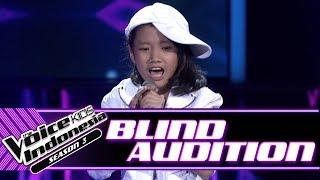 Mikayla - Coke Bottle  Blind Auditions  The Voice Kids Indonesia Season 3 GTV 2018