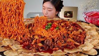 ASMR 매콤한 쭈꾸미볶음 냉동삼겹살 쌈싸먹기 리얼먹방  Pork belly Stir-fried spicy webfoot octopus MUKBANG